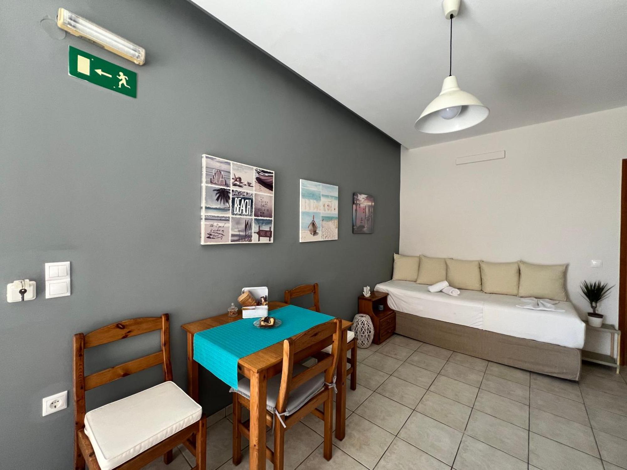 Artemis Rooms Two Steps By The Sea Platanias  Exterior photo