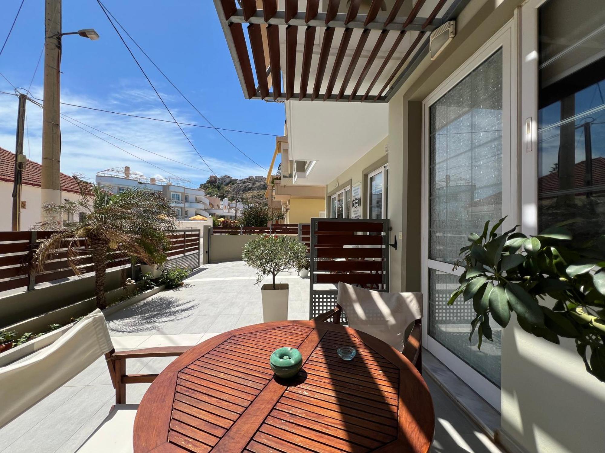 Artemis Rooms Two Steps By The Sea Platanias  Exterior photo