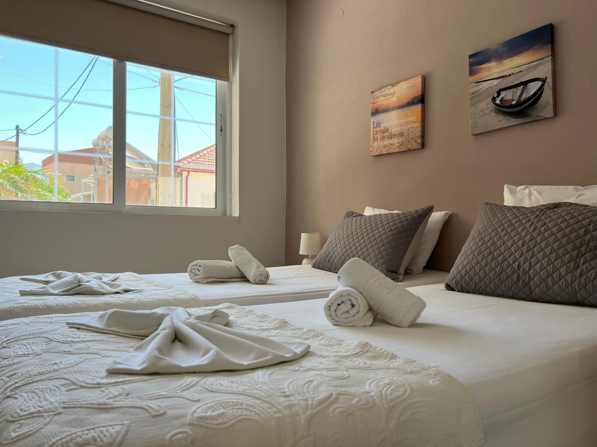 Artemis Rooms Two Steps By The Sea Platanias  Exterior photo