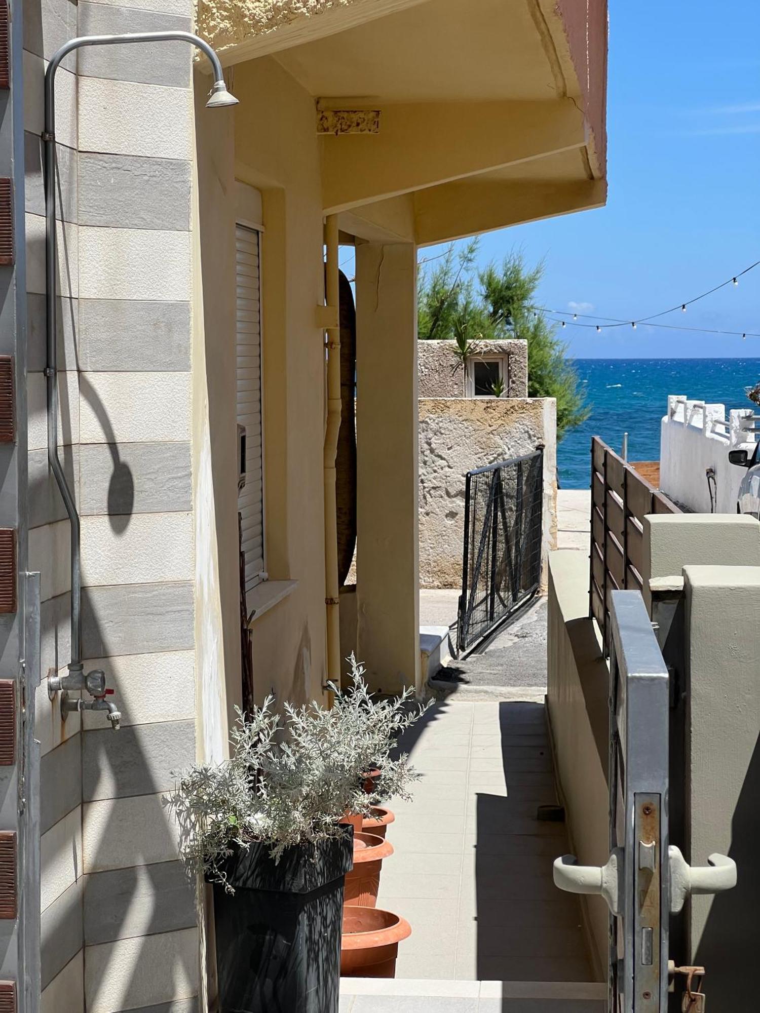 Artemis Rooms Two Steps By The Sea Platanias  Exterior photo