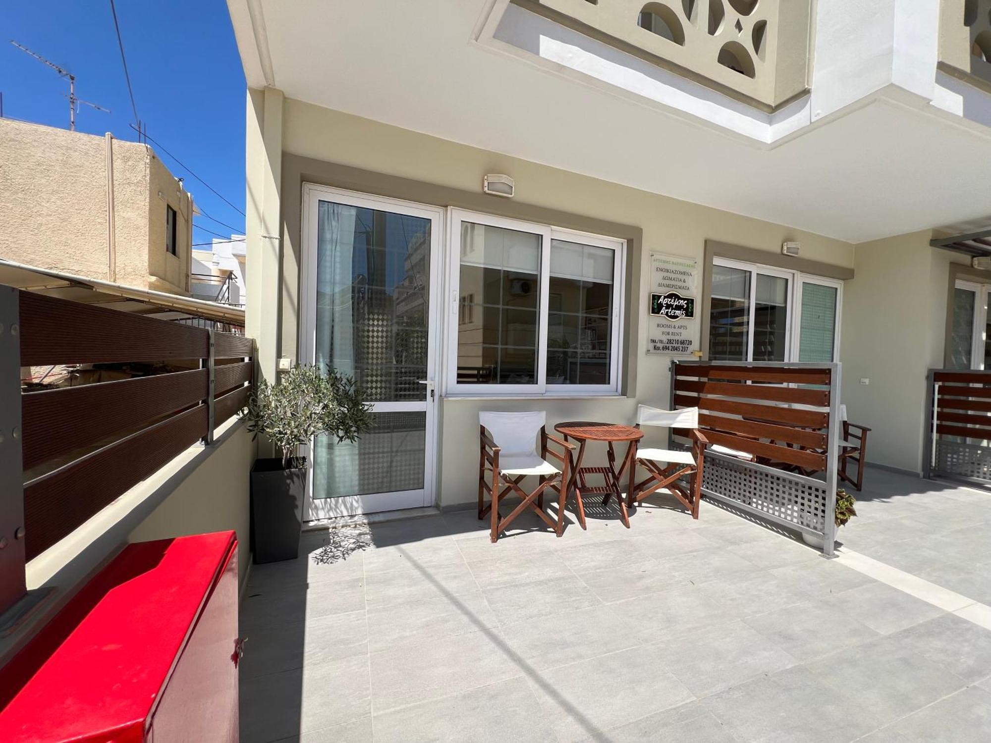 Artemis Rooms Two Steps By The Sea Platanias  Exterior photo