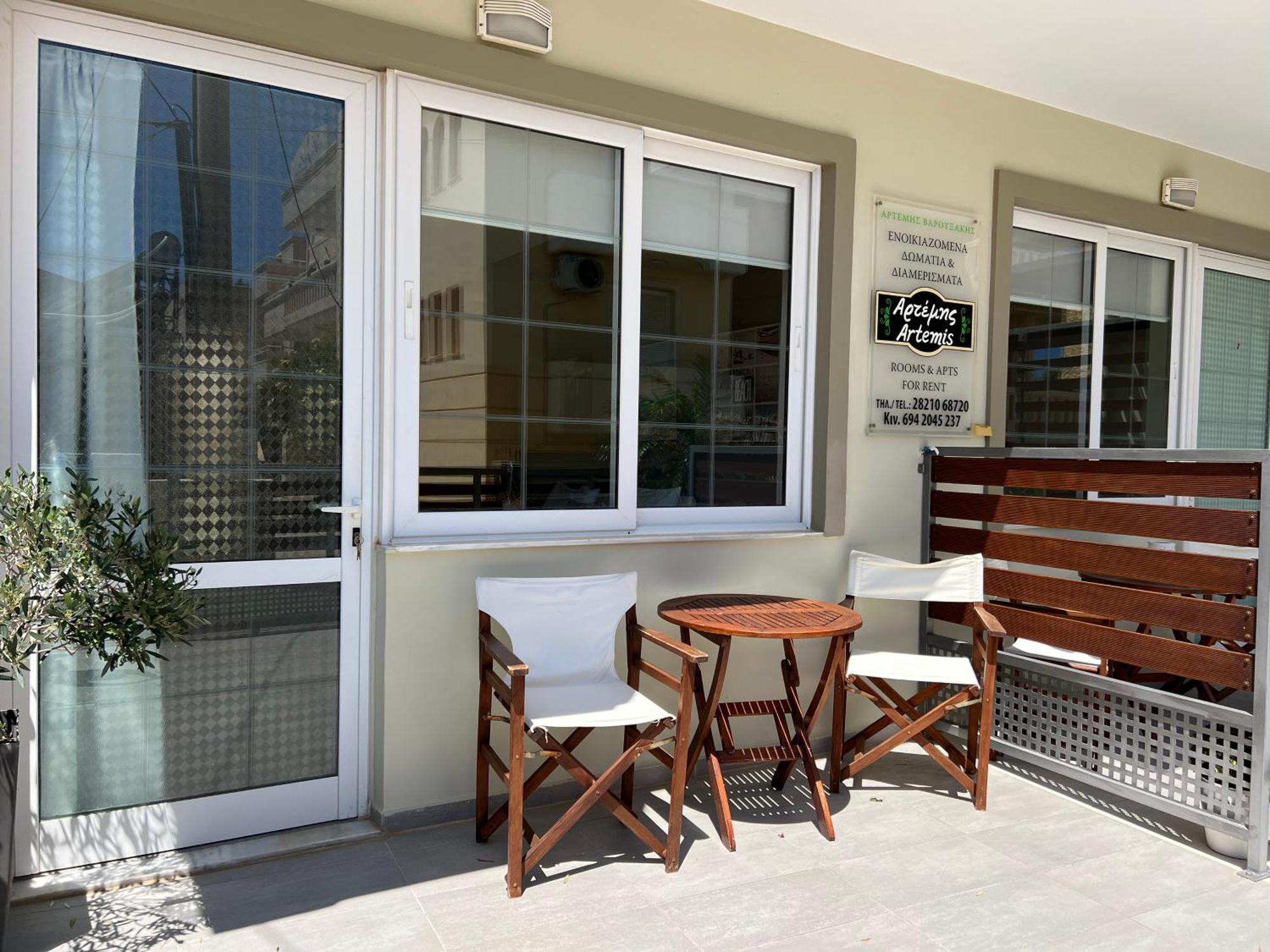 Artemis Rooms Two Steps By The Sea Platanias  Exterior photo